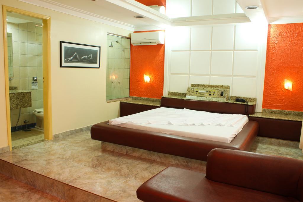 Medieval Motel E Hospedagem (Adults Only) Ribeirão Preto Δωμάτιο φωτογραφία