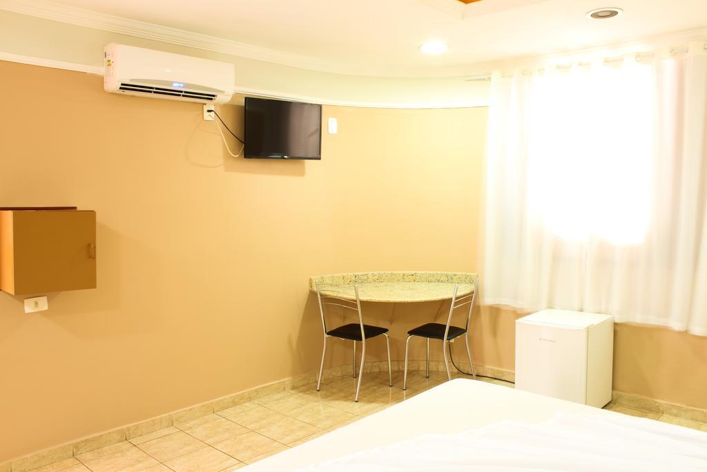 Medieval Motel E Hospedagem (Adults Only) Ribeirão Preto Δωμάτιο φωτογραφία